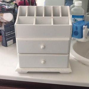 Makeup or art supplies holder.